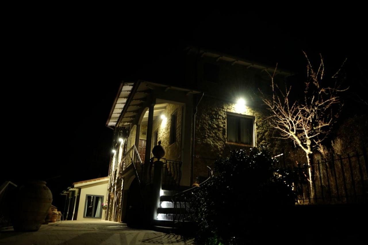 A casa da Agata Bed & Breakfast Loro Ciuffenna Bagian luar foto