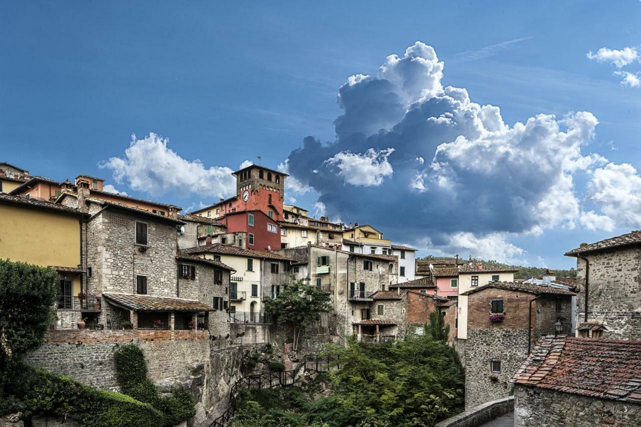 A casa da Agata Bed & Breakfast Loro Ciuffenna Bagian luar foto